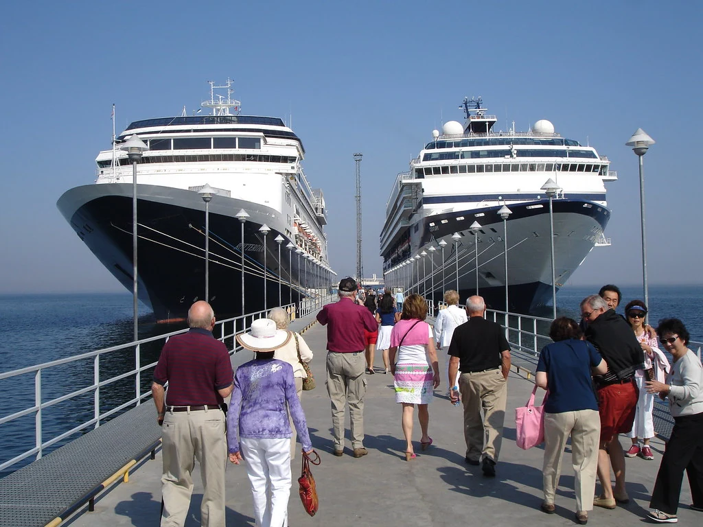 Best Credit Cards for a Carnival Cruise in 2026: Earn, Protect and Save