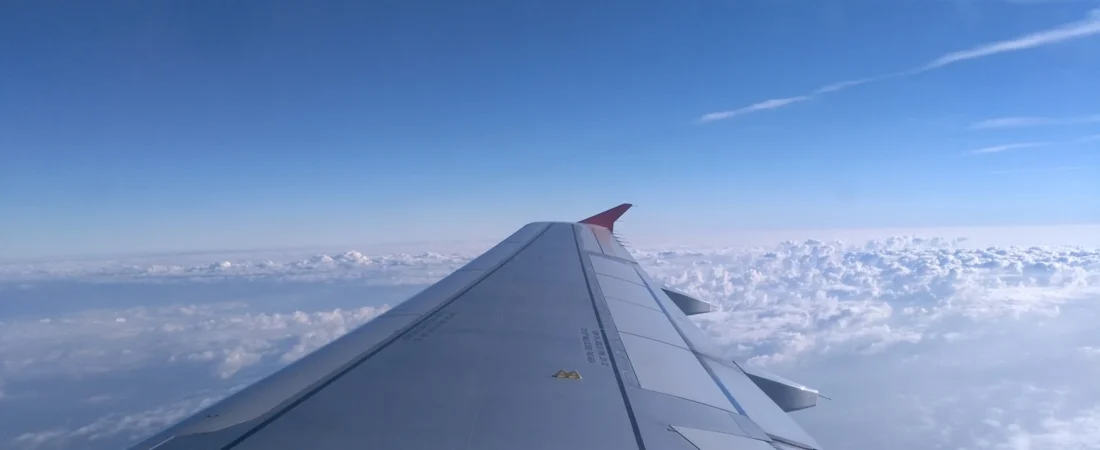 Best Credit Cards for Flight Delays and Cancellations: Trip Delay, Cancellation and Lounge Cover 2026