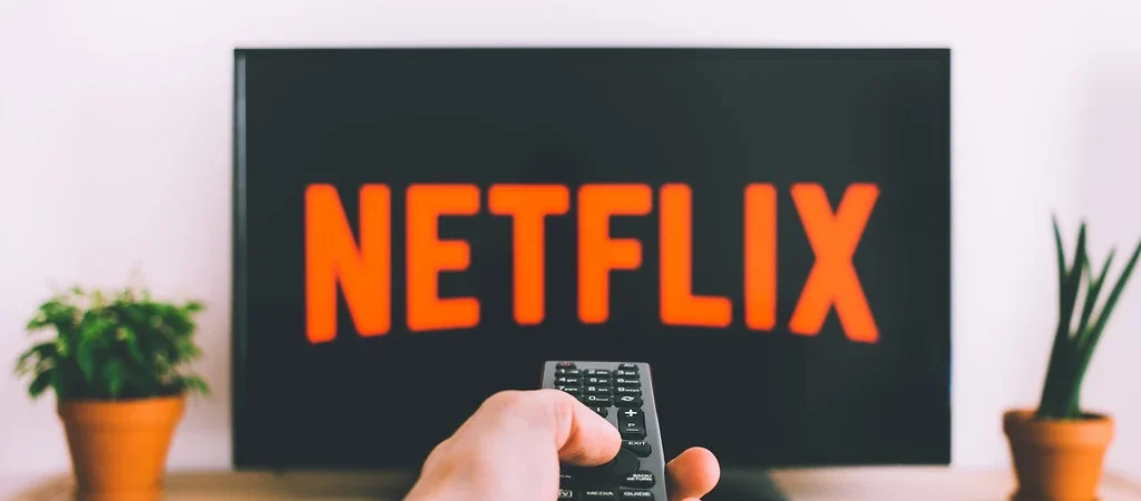 Best Credit Cards for Netflix and Streaming in 2026: The Cash-Back Stack